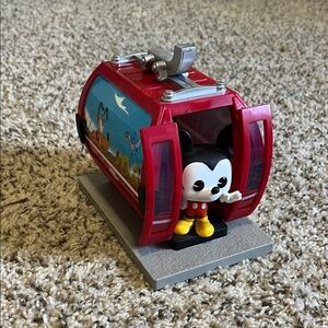 Disney Pop Funko Mickey Skyliner figurine